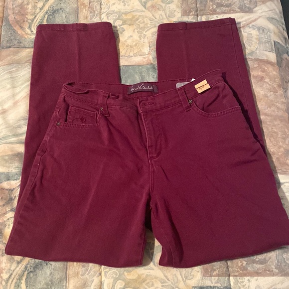 Gloria Vanderbilt burgundy jeans - Picture 1 of 3